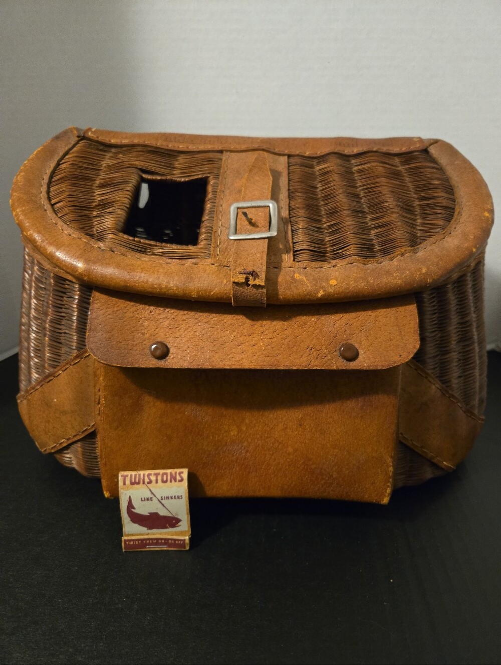 Vintage Fishing Creel Basket Wicker Leather W/Strap Twistons Line Sinkers Cabin